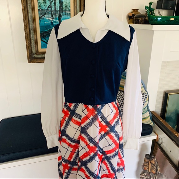 Vintage 1960’s Long Sleeved Red, White Dress - Picture 2 of 8